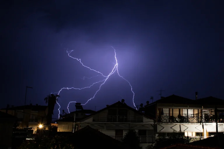 The Difference Between Surge Arrester And Lightning Arrester
